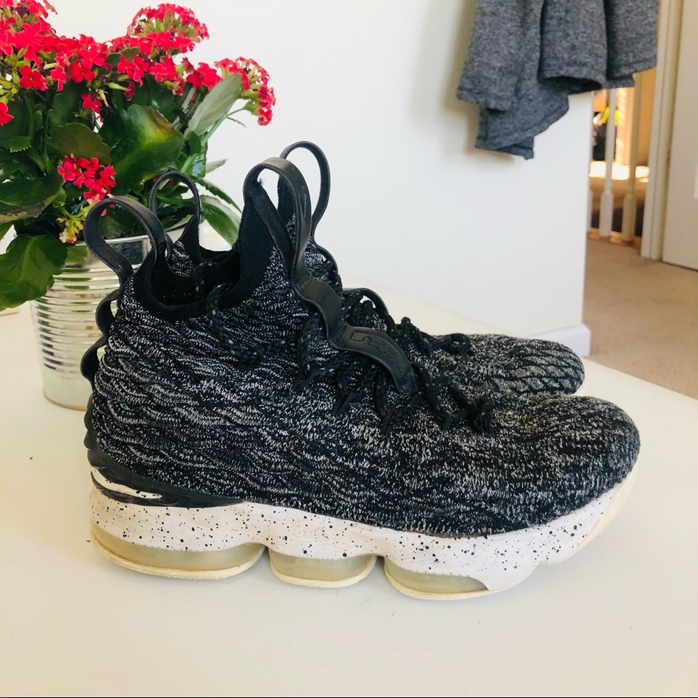 Nike LeBrons Sneakers